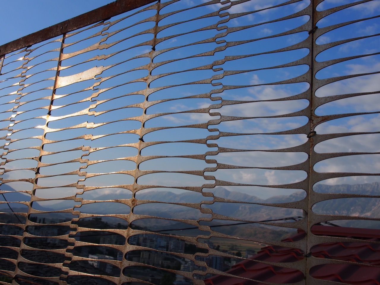 Rätsel II - Wie entstand dieser Zaun und wo ist wohl der Rest davon?