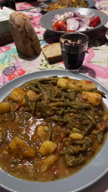Fasolakia Ladera (Greek green beans and olive oil stew)