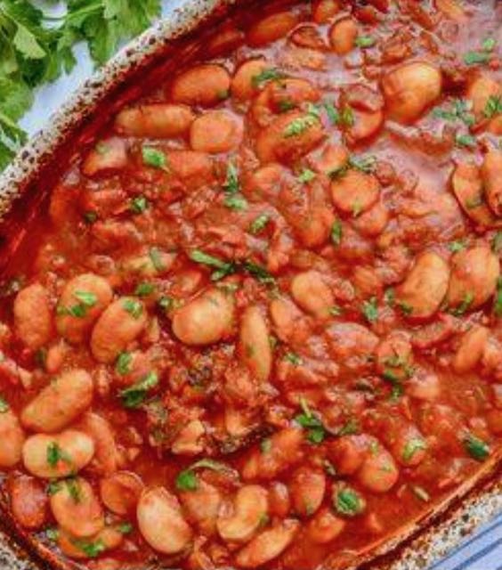 Gigantes (Greek baked giant beans)