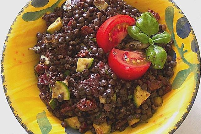 Linsensalat mit getrockneten Tomaten